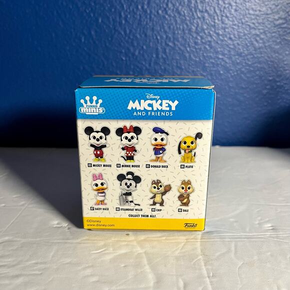 Disney Funko Minis MICKEY MOUSE 83 Figure New - Picture 3 of 7
